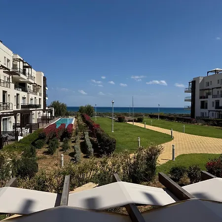 Cozy At Thalassa Apartment